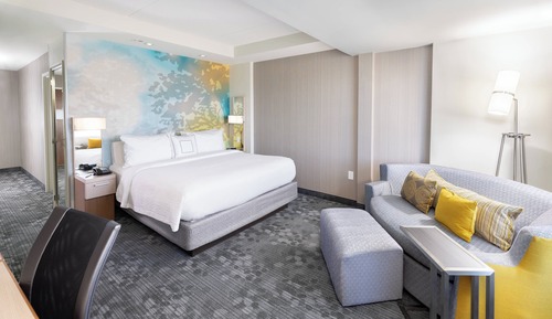 Chambre, 1 très grand lit et 1 canapé-lit (Mobility/Hearing Accessible, Tub)