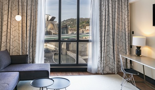 Suite Junior (Guggenheim View, 3 pax)