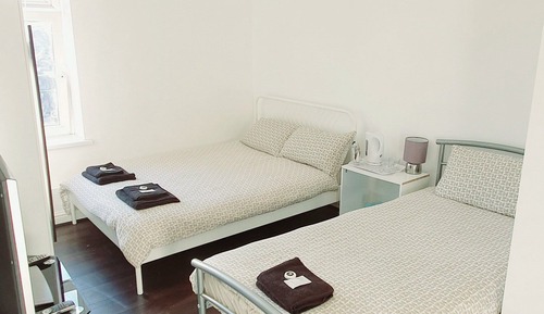 Chambre Triple Deluxe, salle de bains attenante