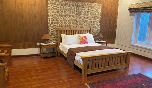 Chambre Deluxe, 1 grand lit, accessible aux personnes à mobilité réduite, fumeurs