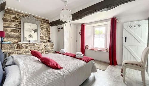 Chambre Double Classique (Rouge)