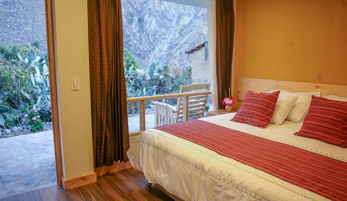 Chambre Double Supérieure, 1 très grand lit, salle de bains privée