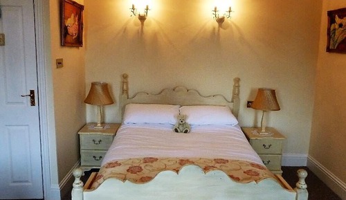 Chambre Double, salle de bains attenante