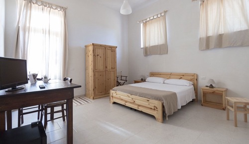 Chambre Double, 1 grand lit (uno)