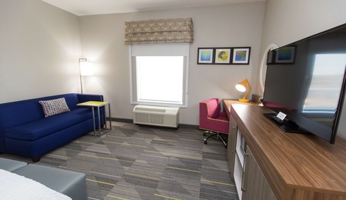 Chambre, 1 très grand lit, accessible aux personnes à mobilité réduite (Hearing)