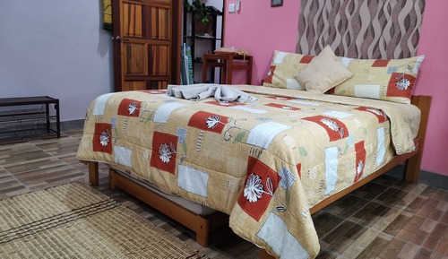 Chambre Confort, 1 grand lit (Jaze 3)