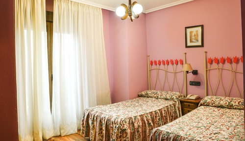 Chambre avec lits jumeaux