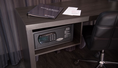 Chambre, 1 grand lit et 1 canapé-lit, accessible aux personnes à mobilité réduite, non-fumeurs