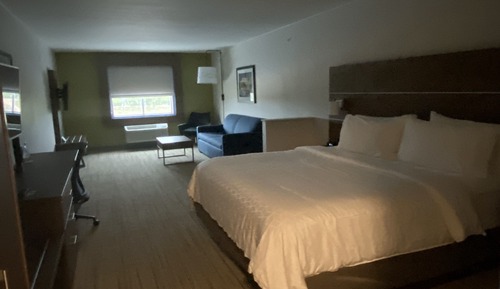Suite, 1 très grand lit et 1 canapé-lit
