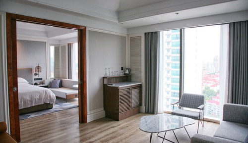 Deluxe River View Suite