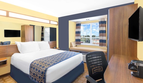 Chambre, 1 grand lit, accessible aux personnes à mobilité réduite, non-fumeurs