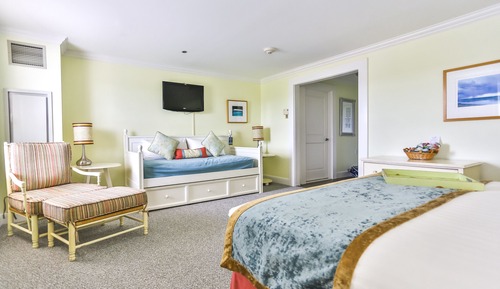 Chambre, 1 très grand lit et 1 canapé-lit (King Bed ADA with Sofabed)