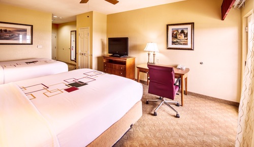 Chambre, 2 grands lits, balcon, vue lac (1st or 2nd Floor)