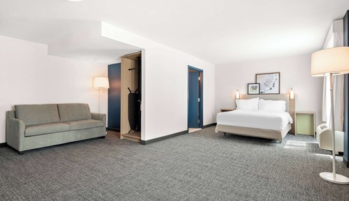 Chambre, 1 grand lit, accessible aux personnes à mobilité réduite, baignoire (Mobility, Wet Bar)