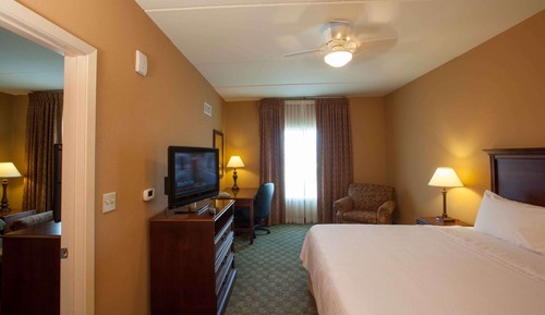 Suite chambre, très grand lit