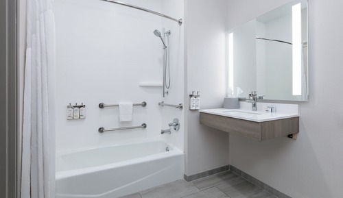 Suite, 2 grands lits, accessible aux personnes à mobilité réduite (Communications)
