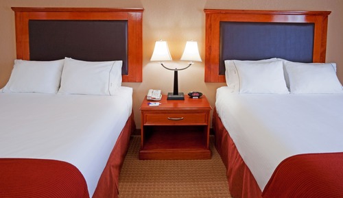 Chambre Standard, 2 grands lits, accessible aux personnes à mobilité réduite (Communications)