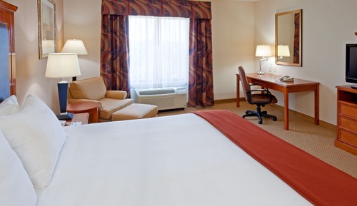 Suite, 1 grand lit, baignoire à jets
