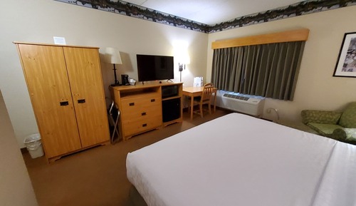 Chambre, 1 très grand lit, accessible aux personnes à mobilité réduite, non-fumeurs