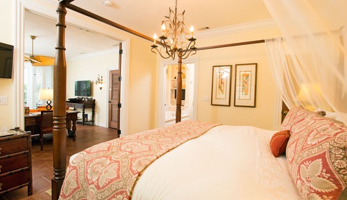 Suite Luxe, 1 très grand lit, réfrigérateur et four à micro-ondes, rez-de-chaussée