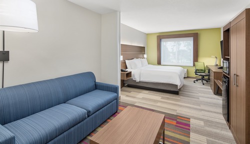 Suite, 1 très grand lit et 1 canapé-lit
