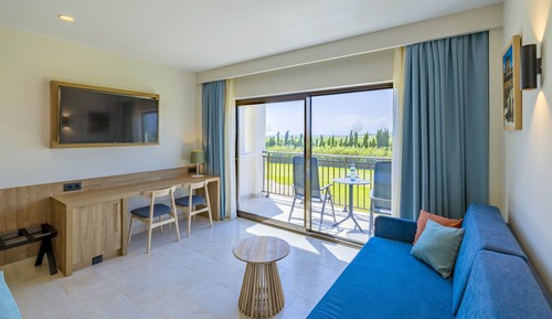 Chambre Double Supérieure, vue partielle sur la mer (Impressive - 3 adults and 1 child)