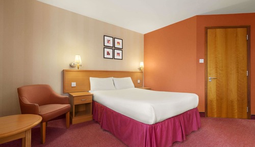 Chambre, 1 lit double, accessible aux personnes à mobilité réduite, avec vue