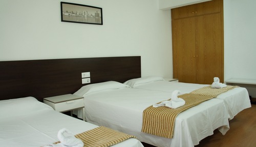 Chambre Double Standard, vue partielle sur la mer