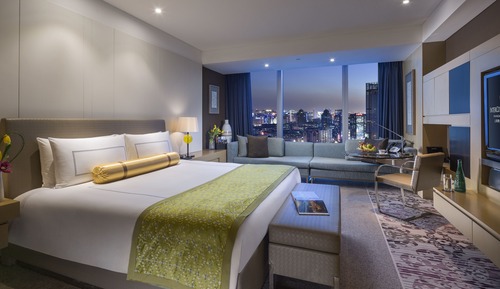 Chambre Classique, 1 très grand lit, vue ville
