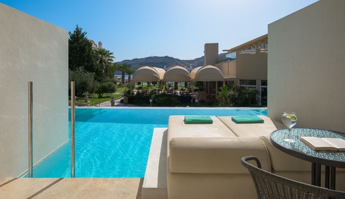 Suite, accès piscine, vue jardin