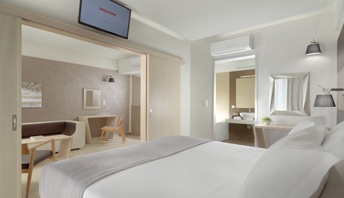 Suite Deluxe, vue partielle sur la mer