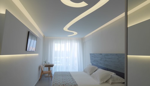 Chambre Premium, vue partielle sur la mer