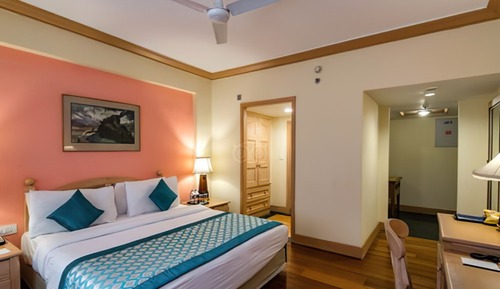 Chambre Club (Fortune Club Room)