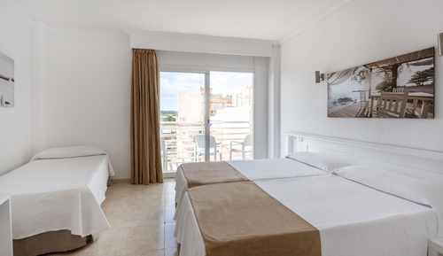 Chambre Triple, balcon