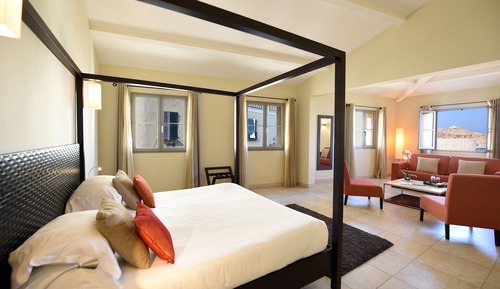 Suite Supérieure, 1 très grand lit et 1 canapé-lit, vue ville