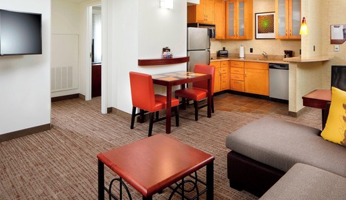 Suite, 1 chambre (Mobility/Hearing Access, Roll-In Shwr)