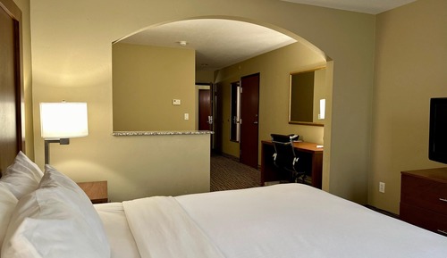 Suite, 1 très grand lit et 1 canapé-lit, non-fumeurs