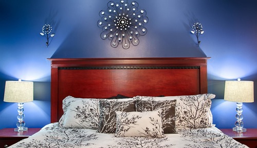 Chambre Lune de Miel, 1 très grand lit, réfrigérateur et four à micro-ondes