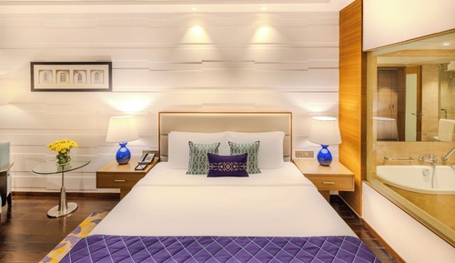 Superior Room City View Queen Bed