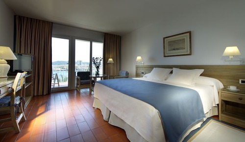 Chambre Double Standard (2 Adults and 1 child)