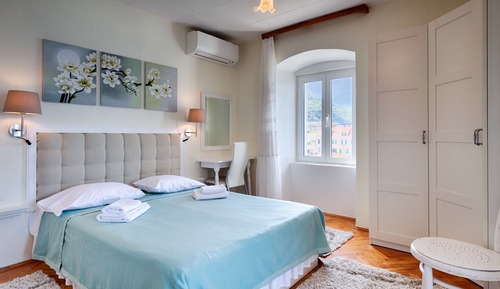 Chambre Double, salle de bains attenante