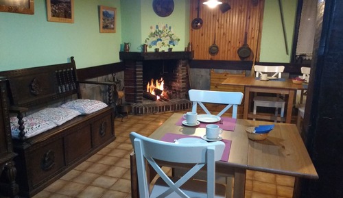 Chambre Double, salle de bains attenante, vue montagne