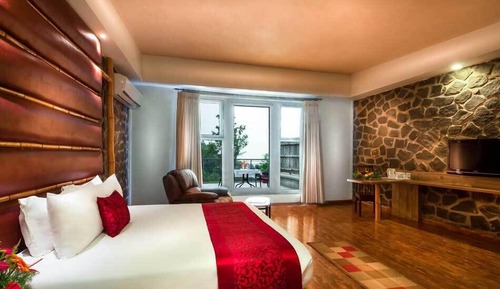 Chambre Familiale (Trails View)