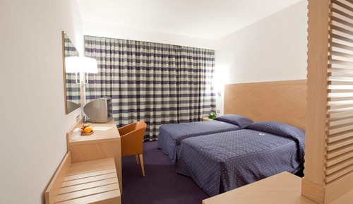 Chambre avec lits jumeaux