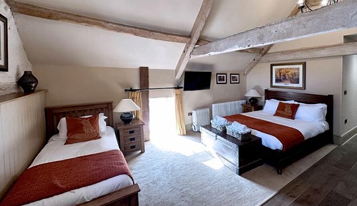 Suite Supérieure, salle de bains attenante (2 Adults & 3 Children)