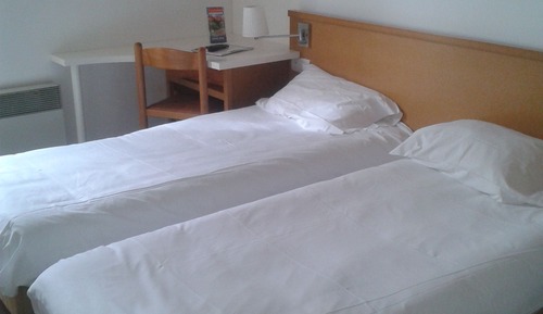 Chambre Standard, 2 lits une place