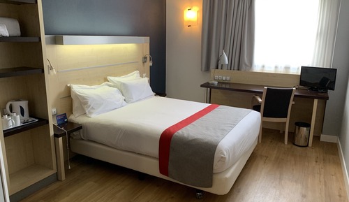 Chambre Standard, 1 lit double, accessible aux personnes à mobilité réduite
