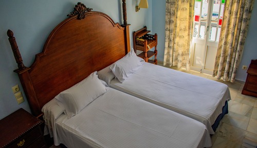 Chambre Standard Double ou avec lits jumeaux