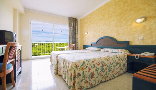 Chambre Double, vue piscine
