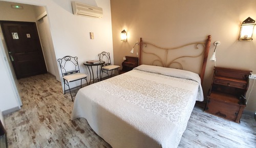 Chambre Standard Double ou avec lits jumeaux